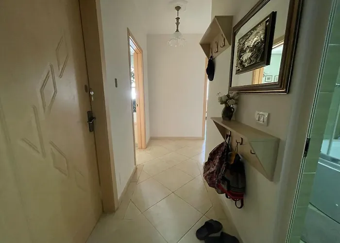 Lovenest Dajti Apartamento *